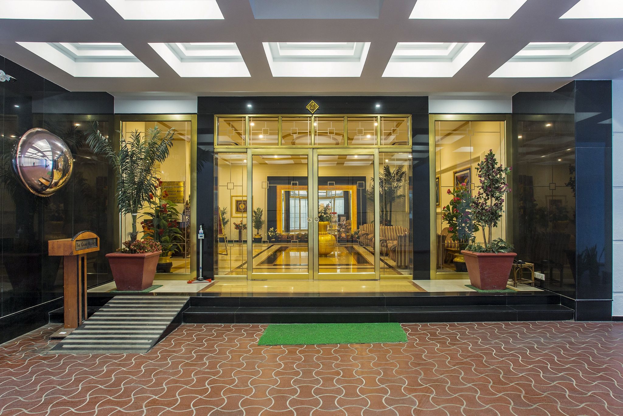 undefined The Grand Regency 7
