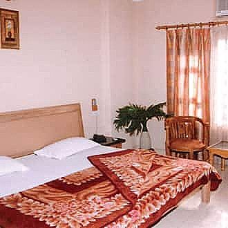 Hotel King Double Bed Non AC - 3rd Floor 4
