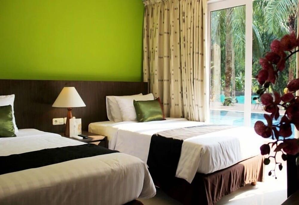 Deluxe Double or Twin Room, 1 King Bed, Non Smoking, Pool View