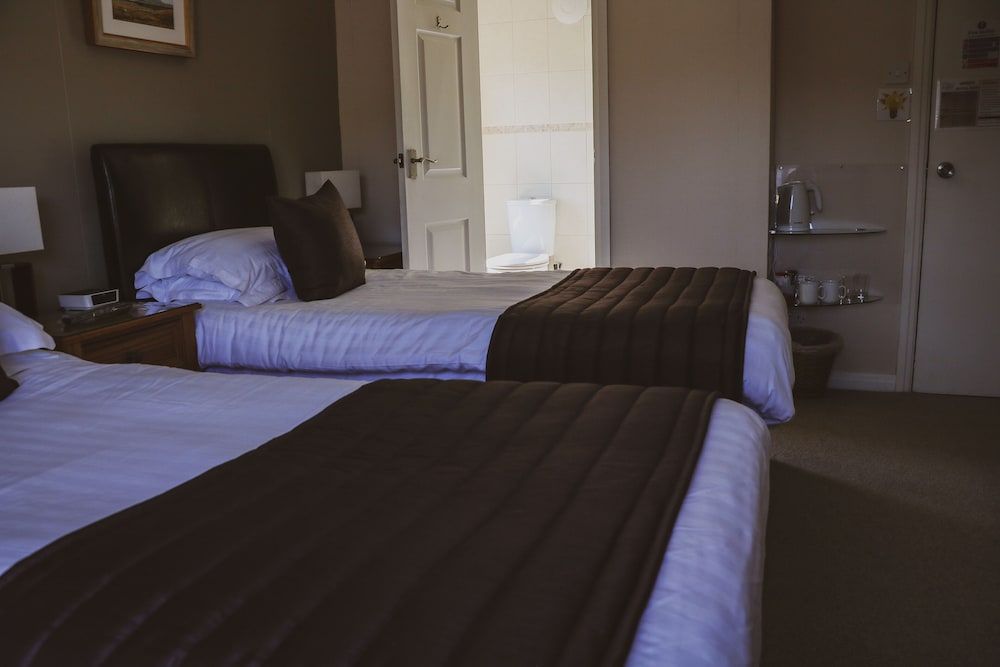 Twin Room (Room 7)