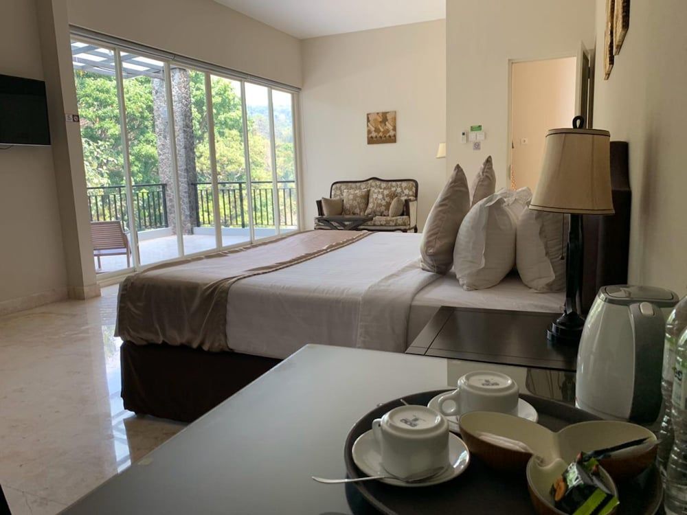 Arainn Bed And Breakfast Tretes Prigen by ecommerceloka Executive Room 2