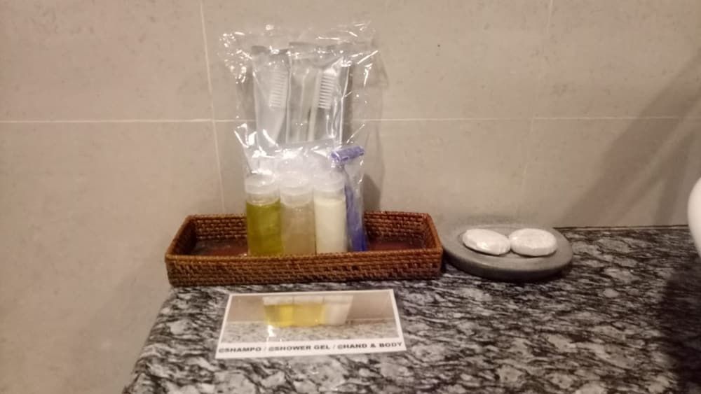 Arainn Bed And Breakfast Tretes Prigen by ecommerceloka Junior Room 5