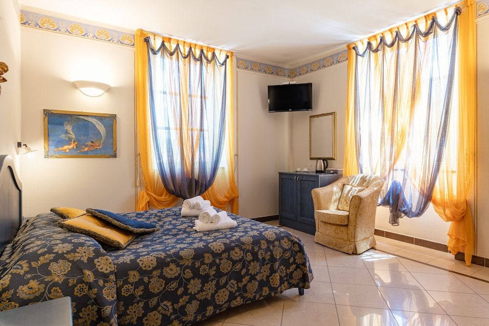 Lucca Franco's Villa Deluxe Room 4