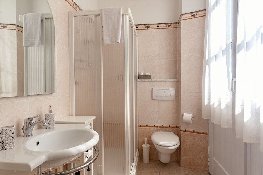 Lucca Franco's Villa Deluxe Room 6