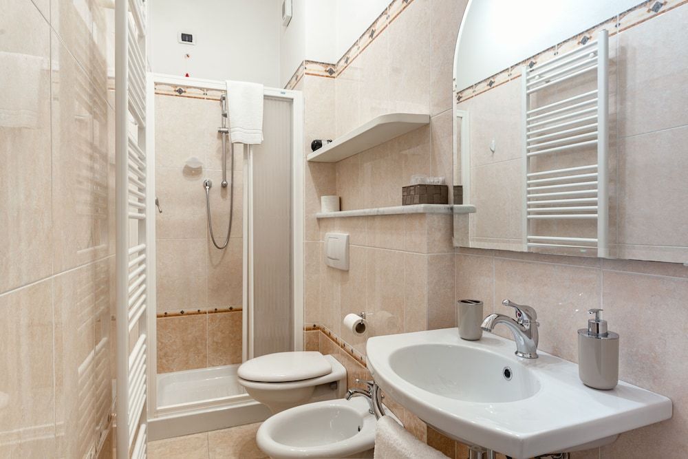 Lucca Franco's Villa Standard Room 8