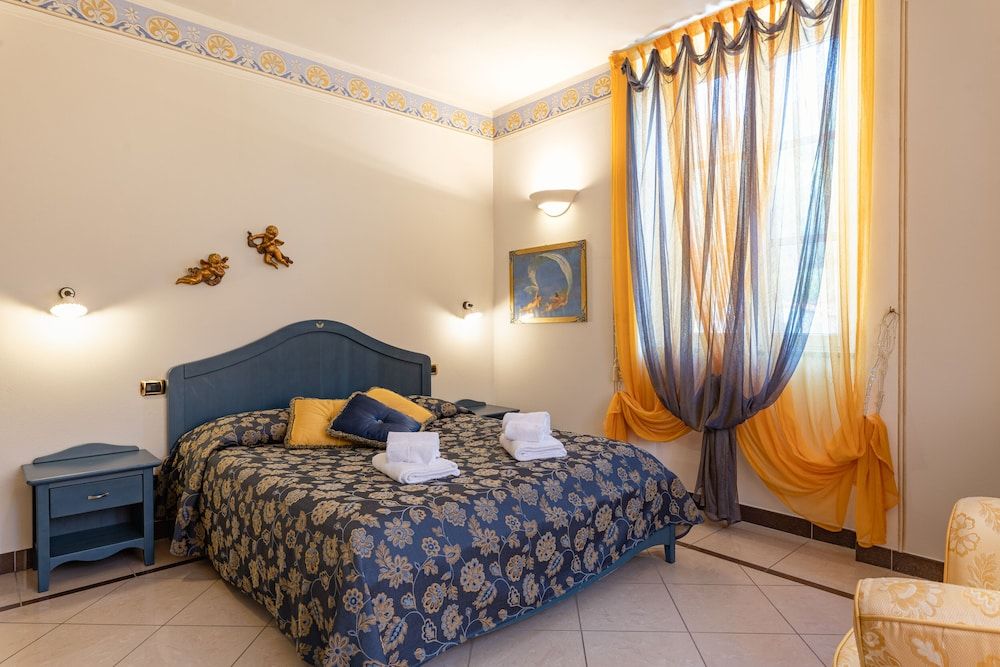 Lucca Franco's Villa Deluxe Room 2