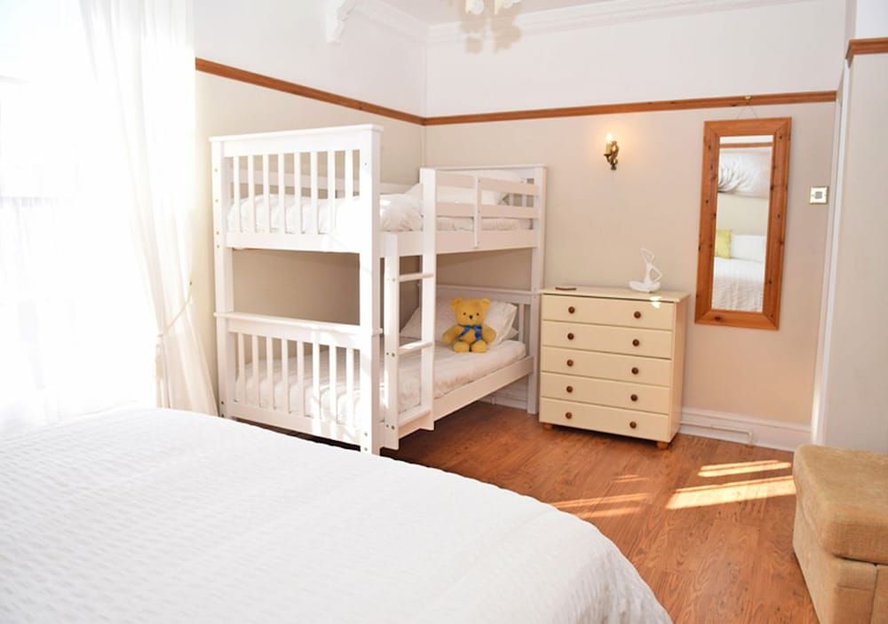 House, 4 Bedrooms, Non Smoking