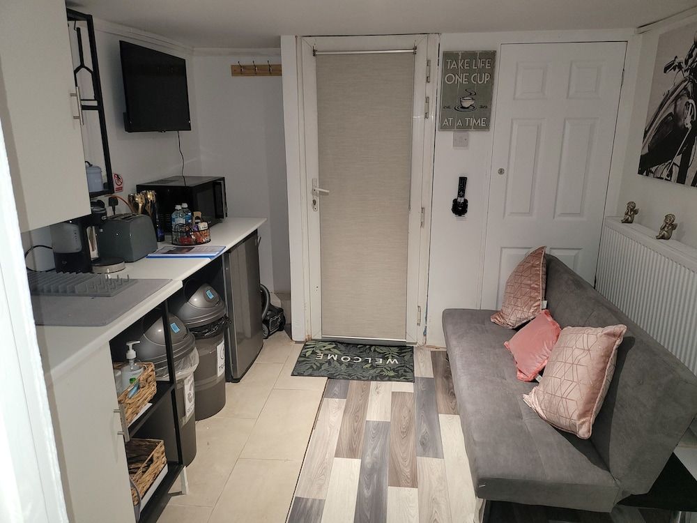 Hidden Treasure- 2 Beds Sleeps 3 Gillingham Apartment 8