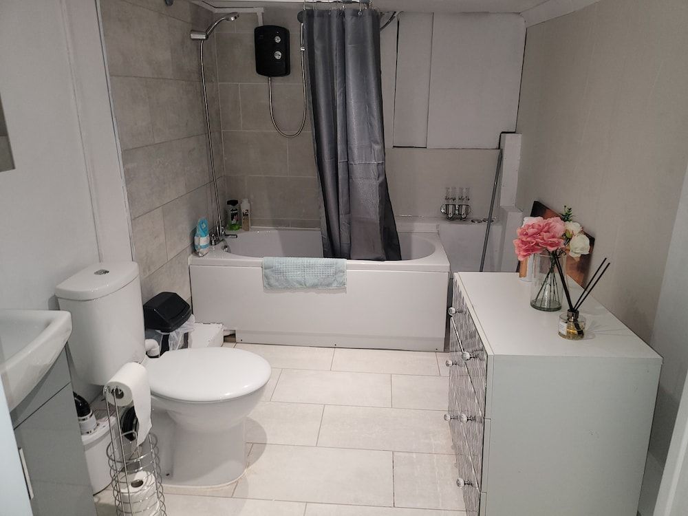 Hidden Treasure- 2 Beds Sleeps 3 Gillingham Apartment 6