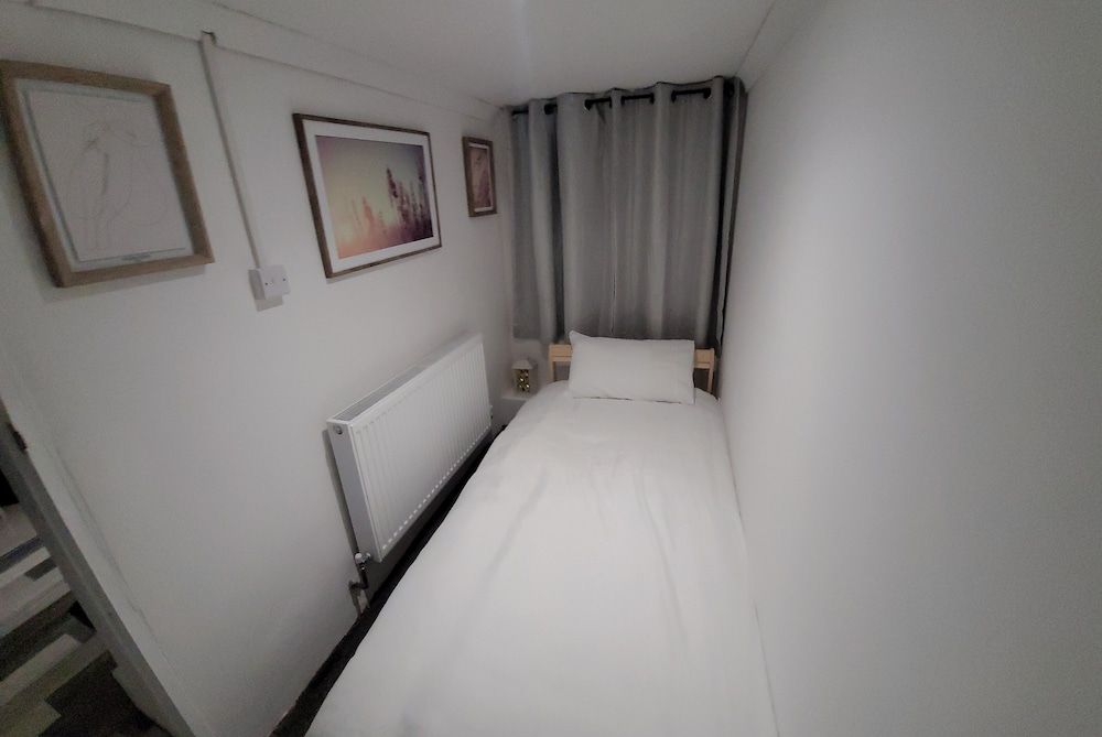 Hidden Treasure- 2 Beds Sleeps 3 Gillingham Apartment 2