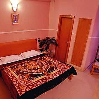 Hotel Queen Double Bed Non AC 4th