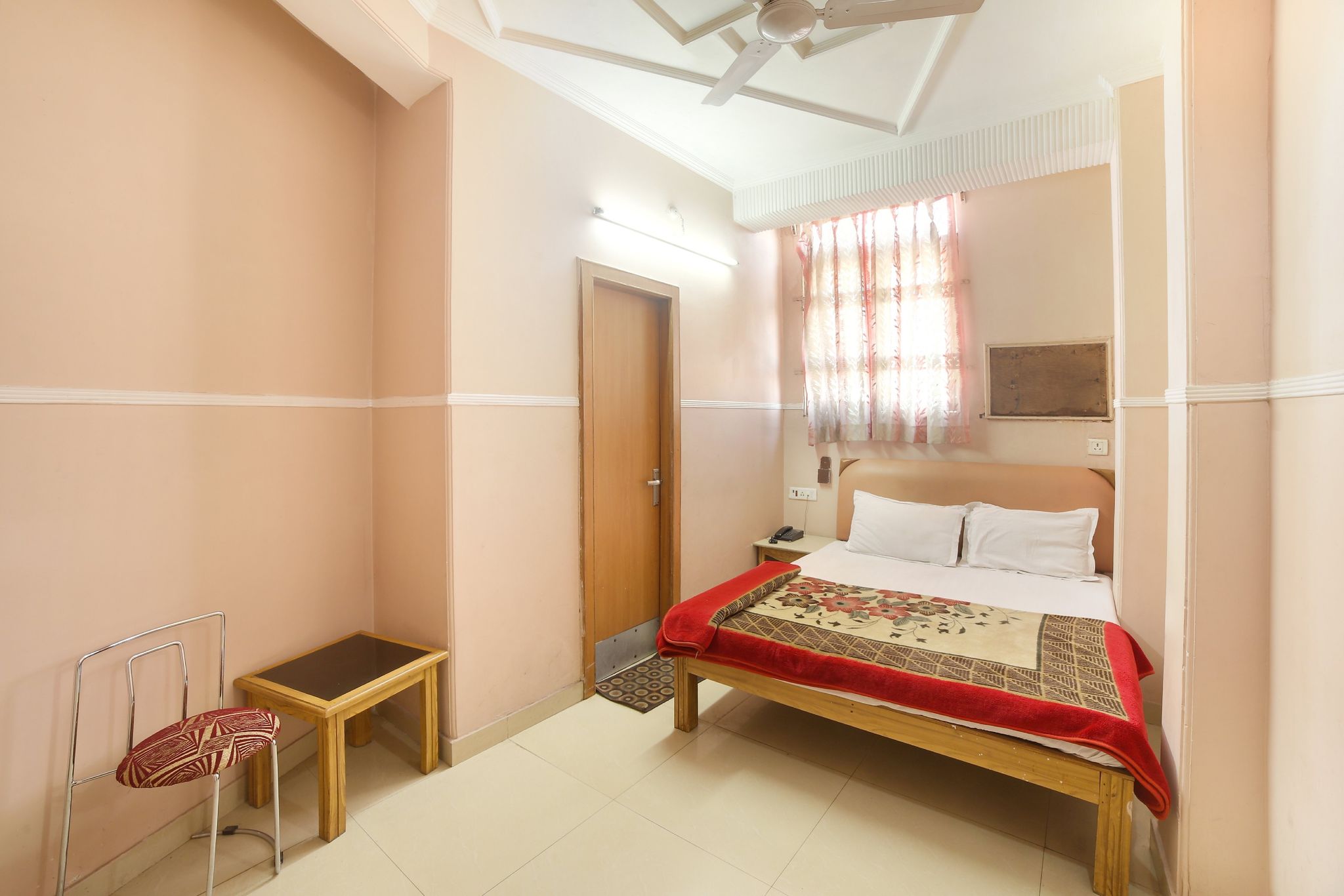 Hotel Queen Double Bed Non AC 4th 2