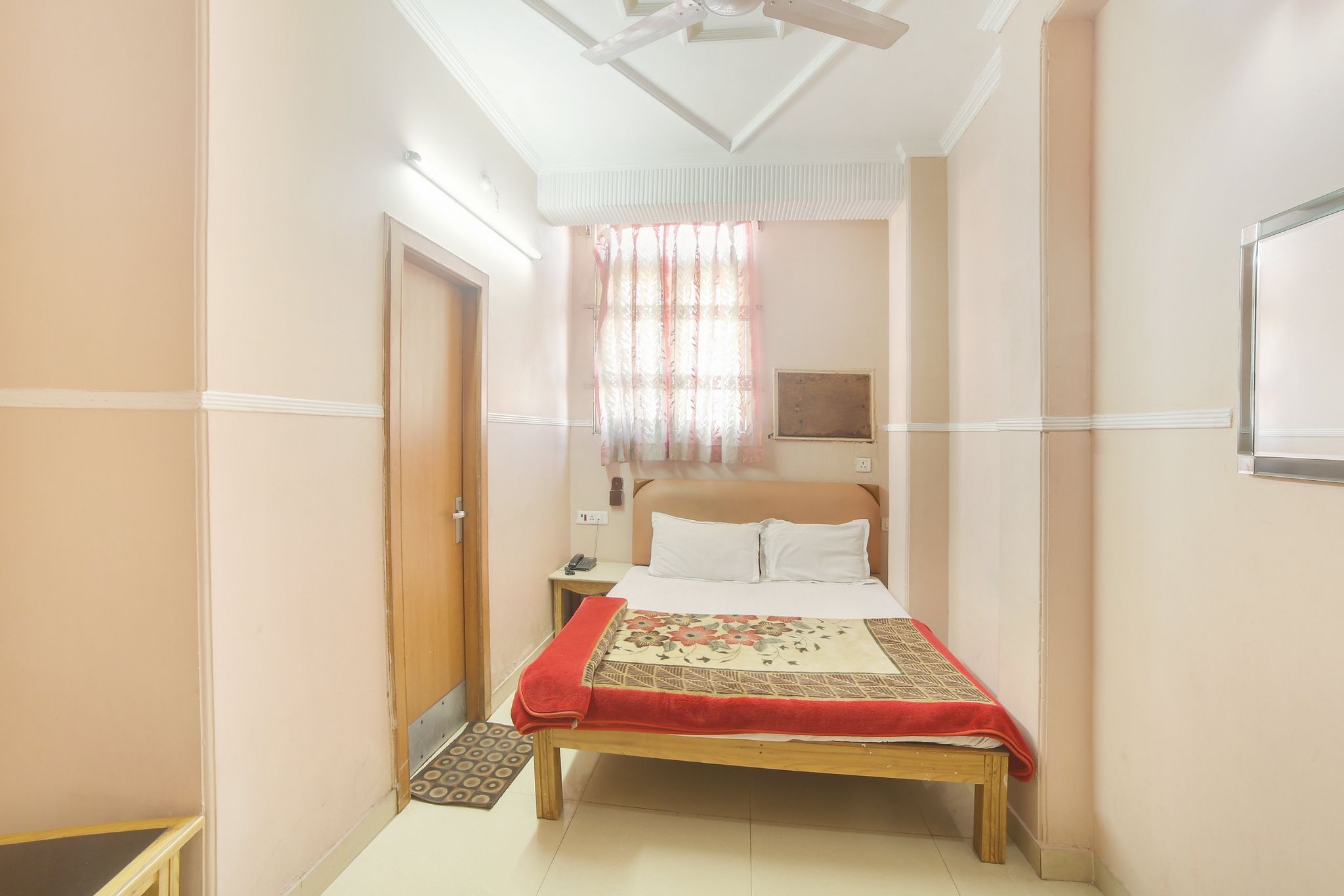 Hotel Queen Double Bed Non AC 4th 3