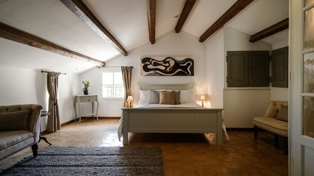 Double Room (Dentelles)