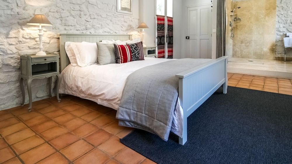 Deluxe Double Room (Cerises)