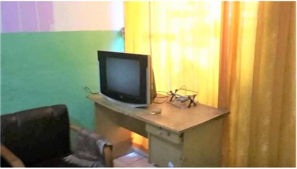 Caisar Homestay Superior Double Room, Non Smoking 10