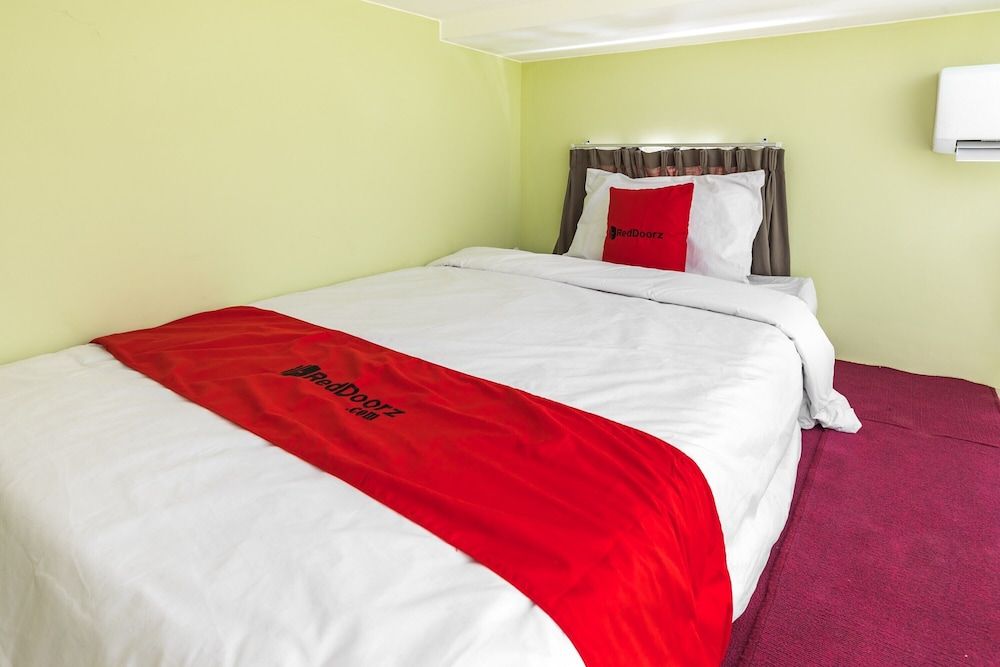 Twin Room (Reddoorz)