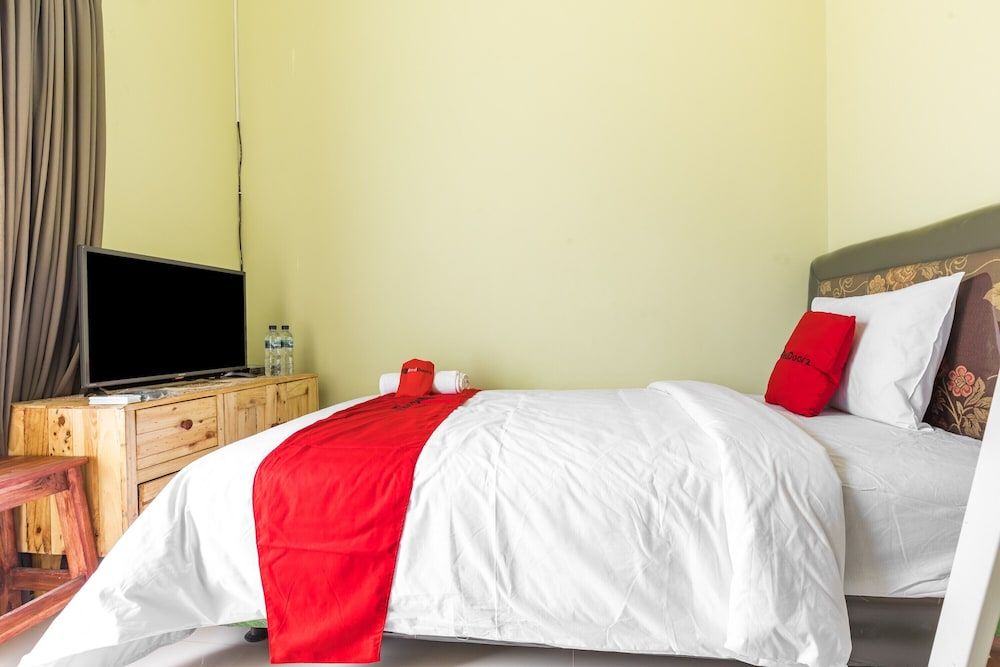 Twin Room (Reddoorz)