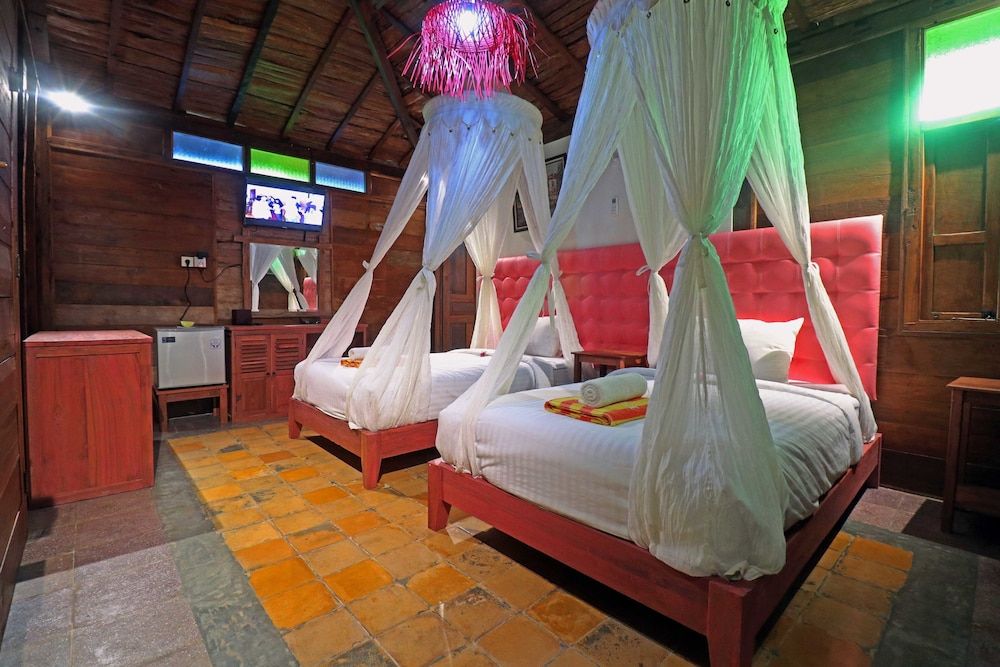 Suite Joglo Twin Rooms Pool and Garden View