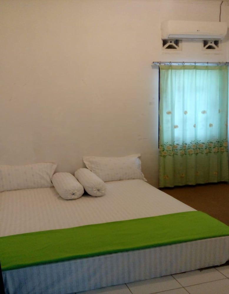 Superior Double Room Shared Bathroom AC