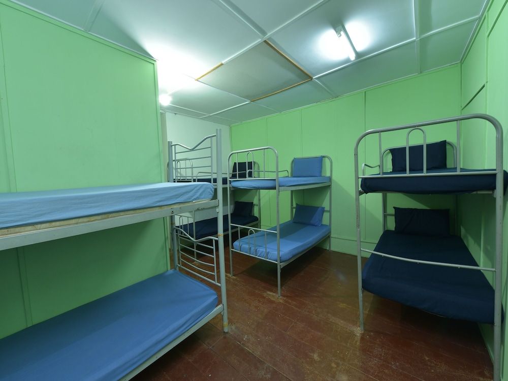 Shared Dormitory, Men only