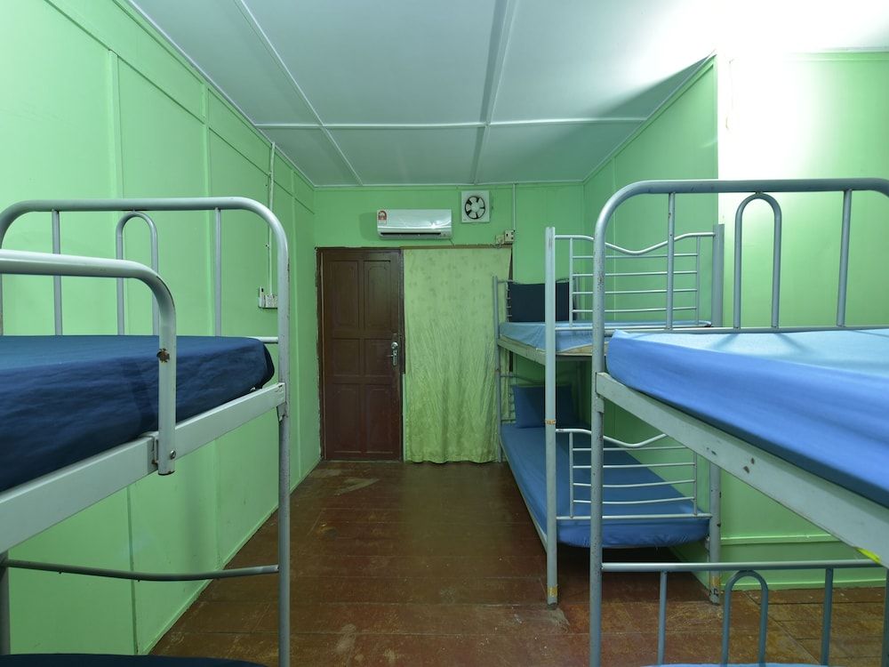 Shared Dormitory, Women only