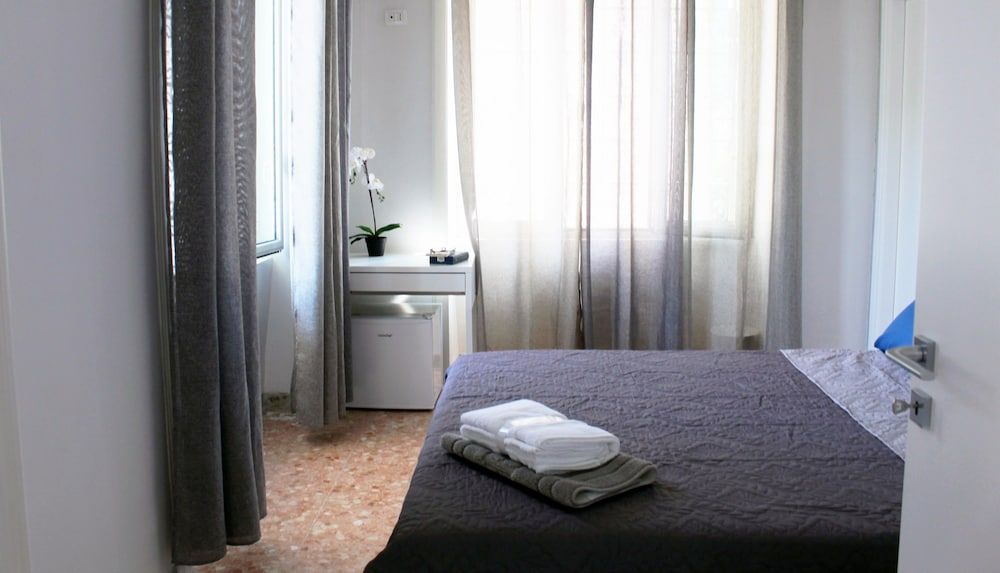 B & B Raffaello Double Room 9