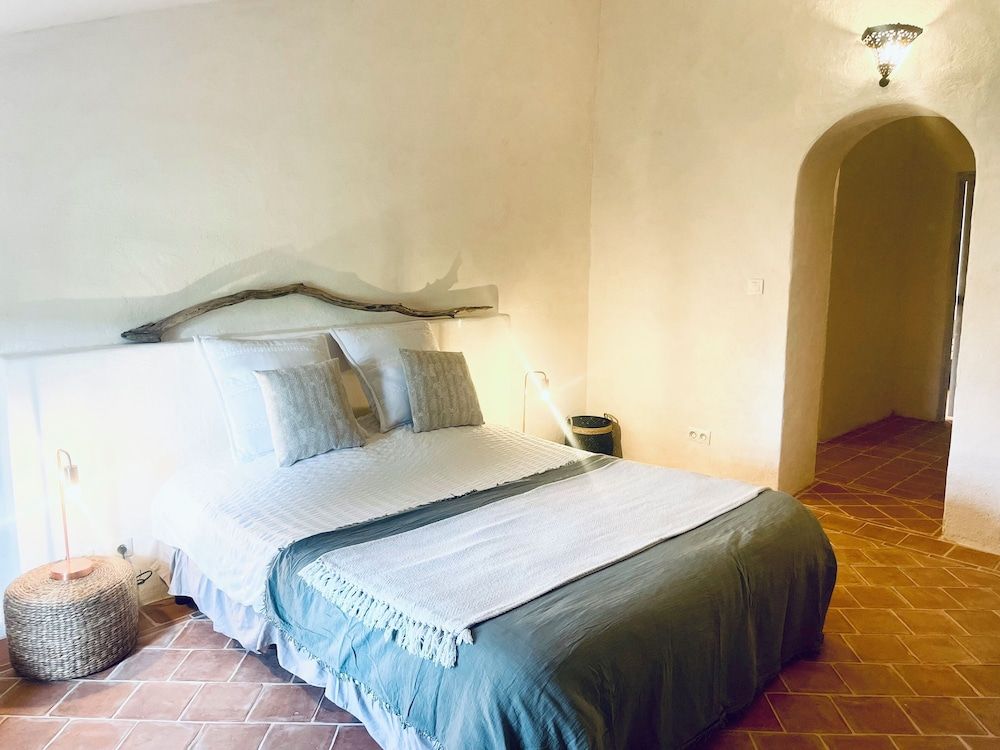 Traditional Suite