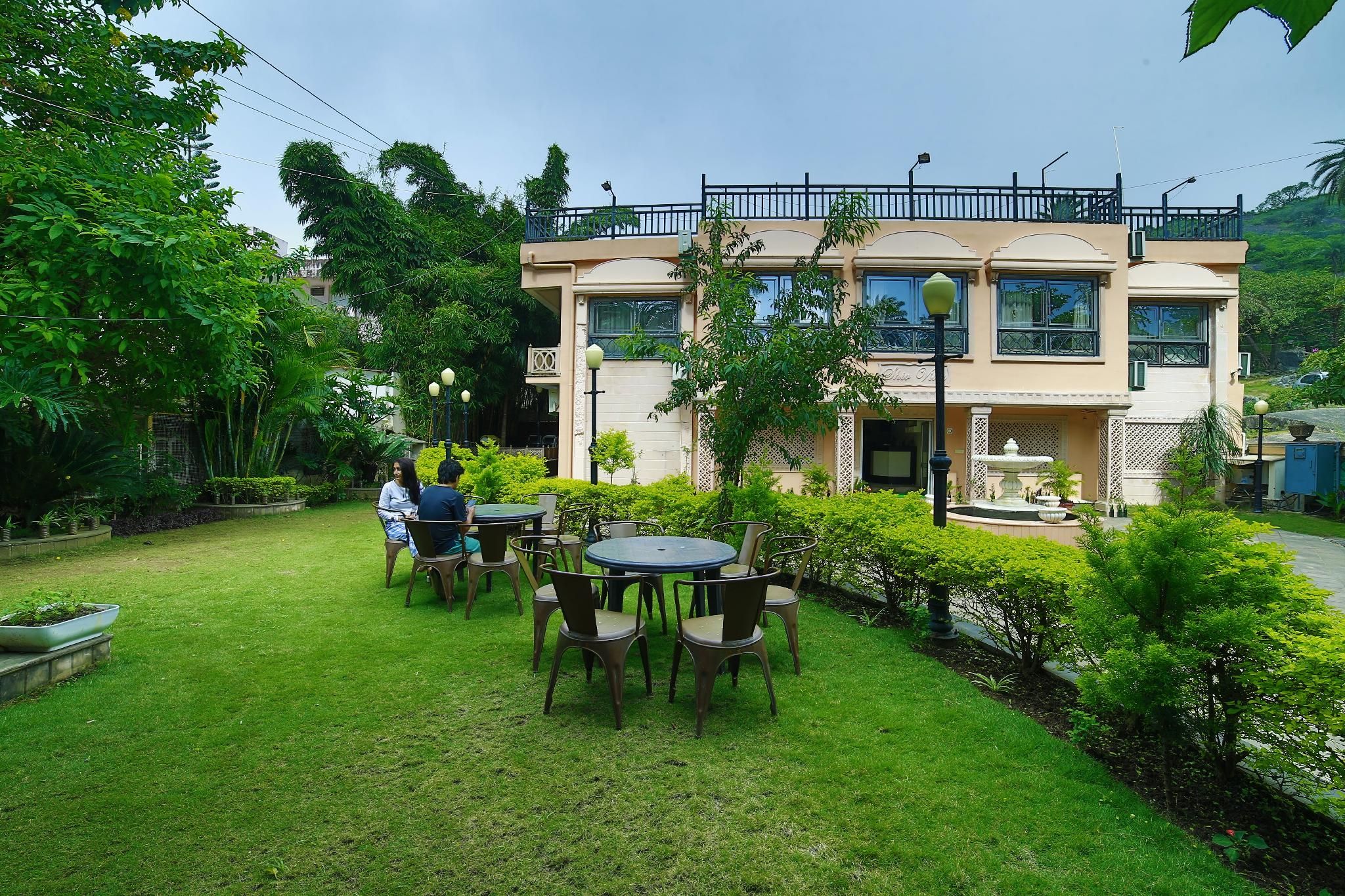 Hotel Shiv Villa By SAH Deluxe Double Room 3