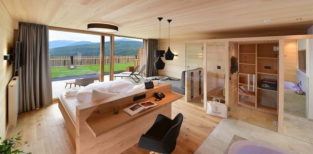 Suite, Terrace (Monte Silva TMS)