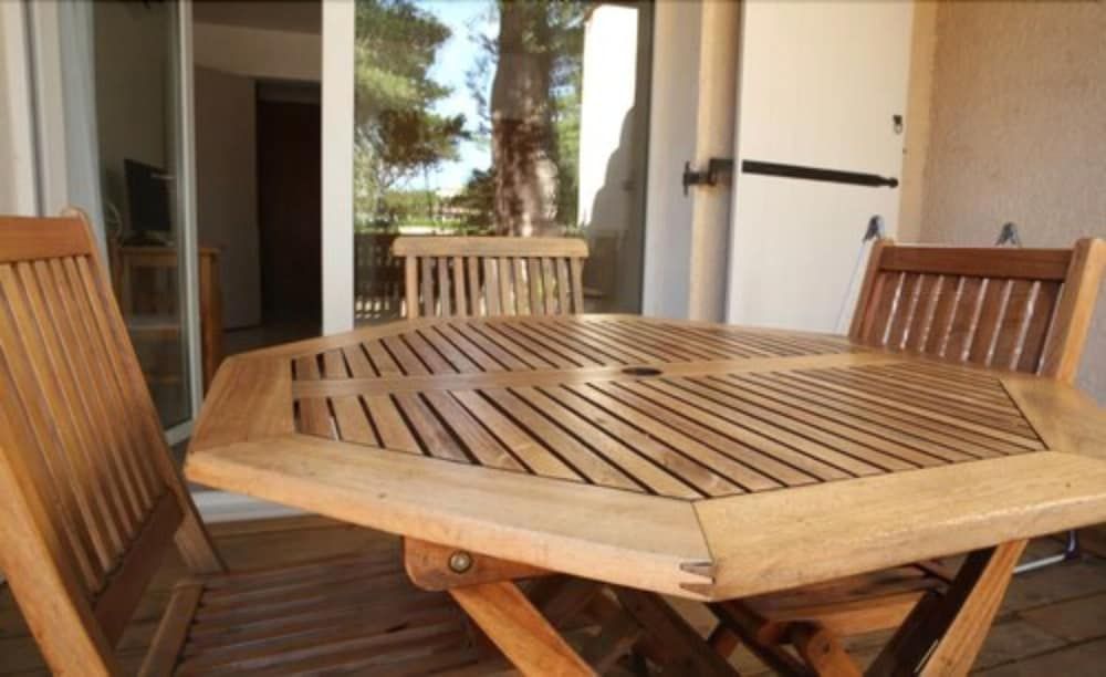 Standard Bungalow, Terrace (2)
