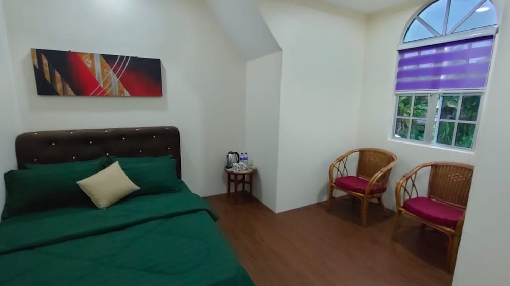 Family Room, Shared Bathroom