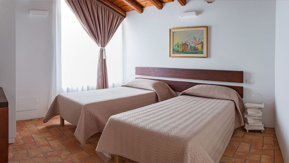 Camera con letto matrimoniale o 2 letti singoli (Pinotnoir)