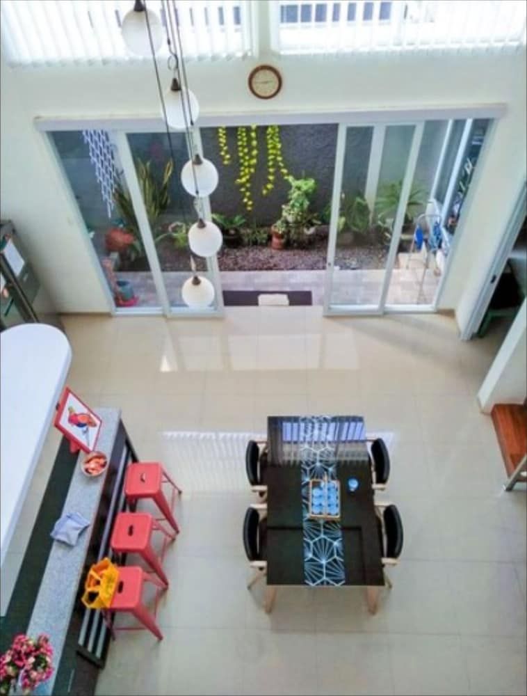 Villa Mangli Monochrome Syariah by eCommerceloka Villa, 4 Bedrooms 12