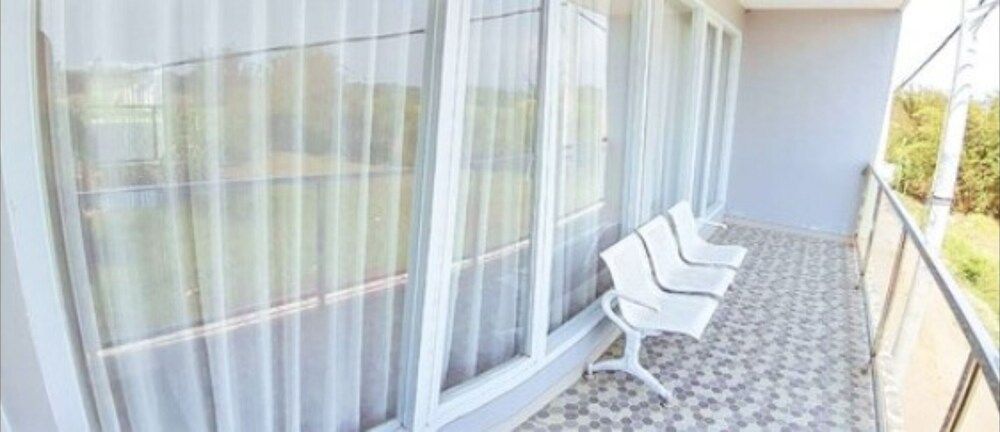 Villa Mangli Monochrome Syariah by eCommerceloka Villa, 4 Bedrooms 11