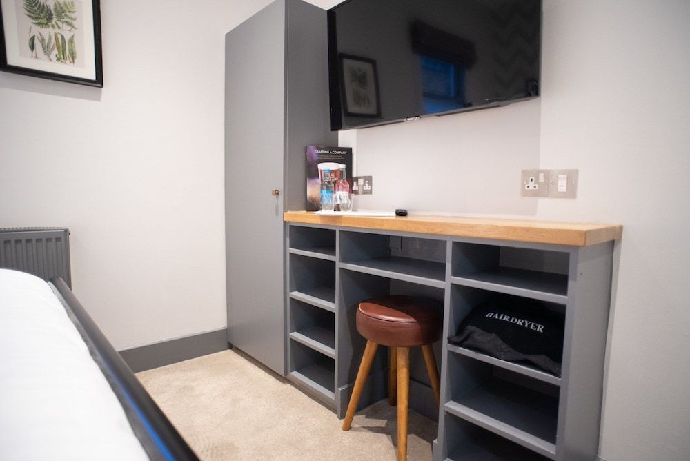 The Albert Arms Petite Double 8