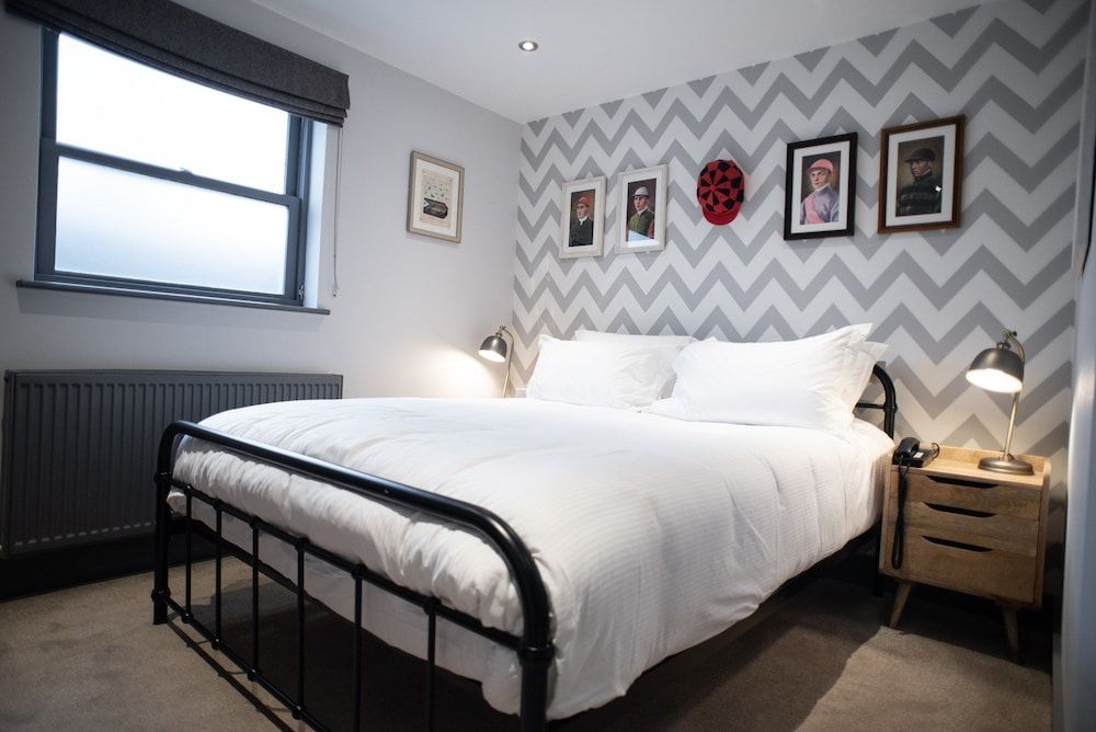 The Albert Arms Classic Double Room, 1 Double Bed 10