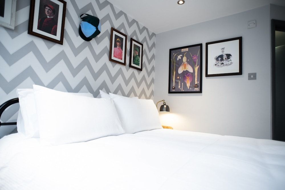 The Albert Arms Classic Double Room, 1 Double Bed 3