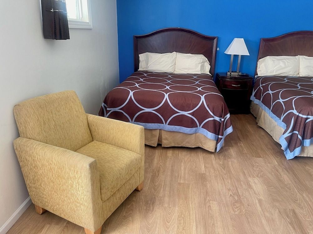 Rodeway Inn Standard Room, 2 Queen Beds, Non Smoking 3