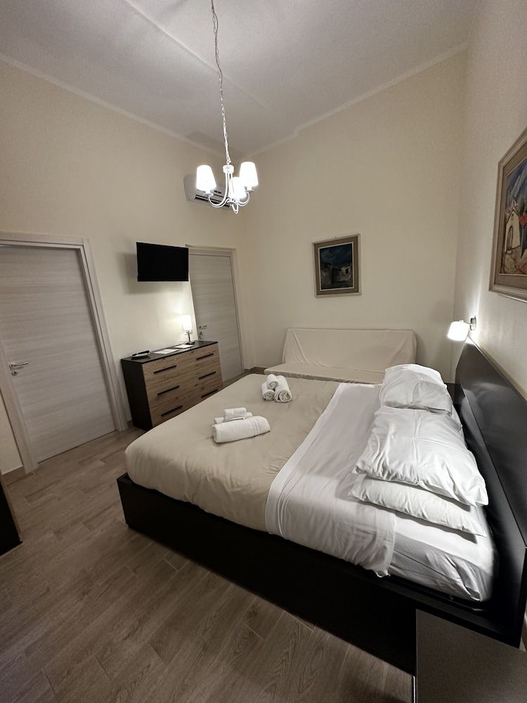 Domo Achenza Guesthouse Family Room 5