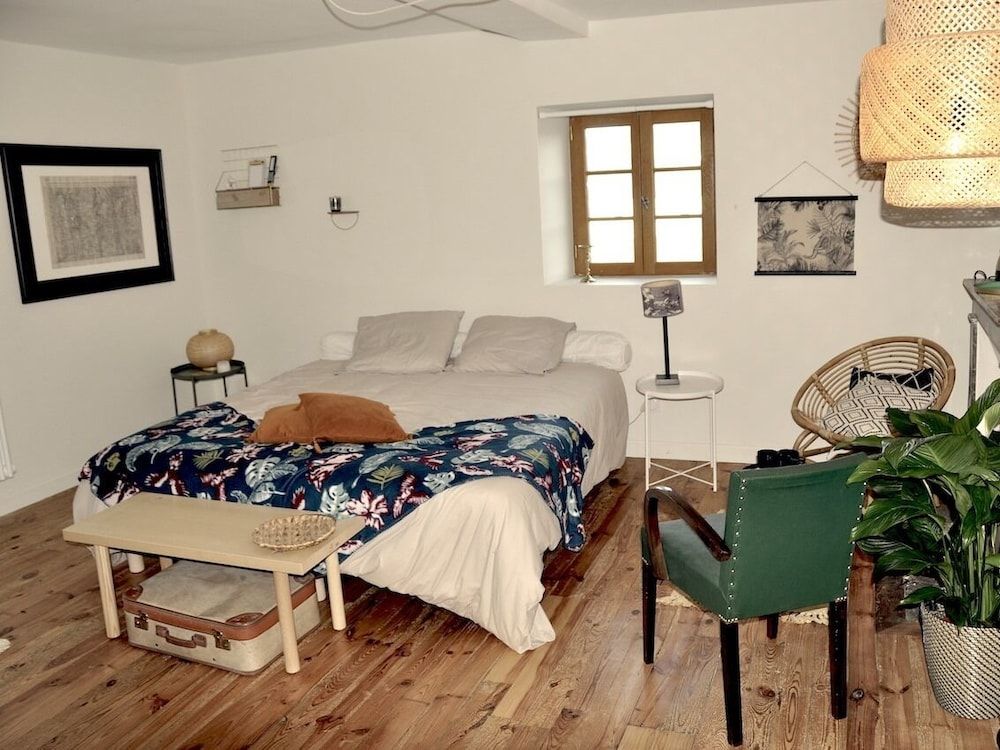 Panoramic Quadruple Room, Private Bathroom (Chambre sous les toits)