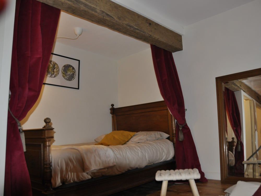 Panoramic Quadruple Room, Private Bathroom (Chambre sous les toits)
