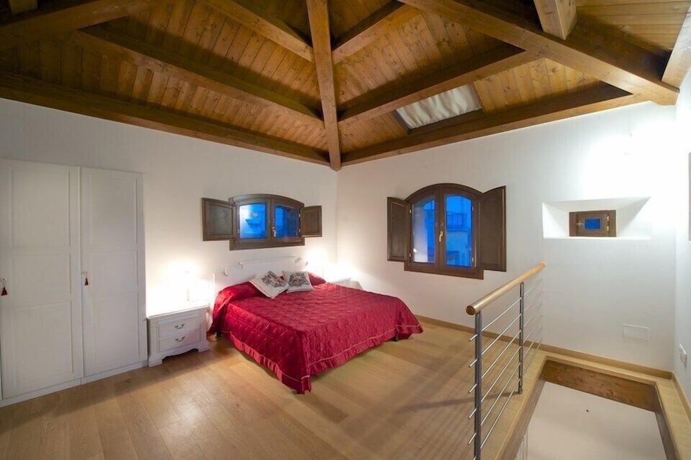 Torre della Loggia - Dimora Storica