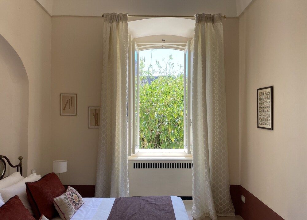 Palazzo Donna Elisabetta -Guest House Family Suite, Garden View 8