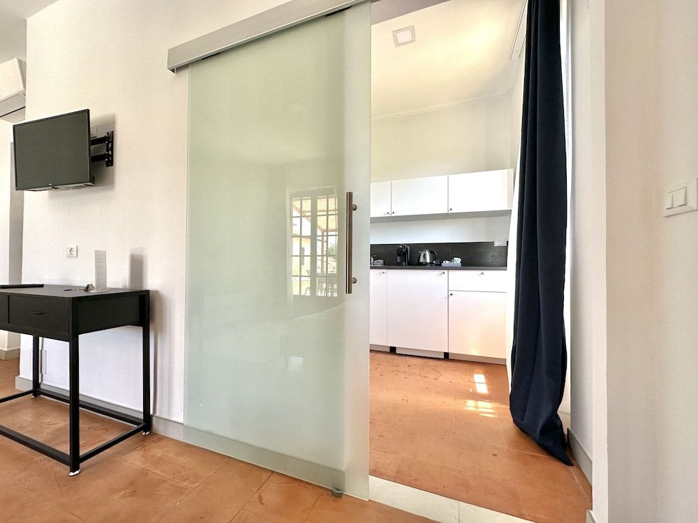 Abitatt Executive Suite 8