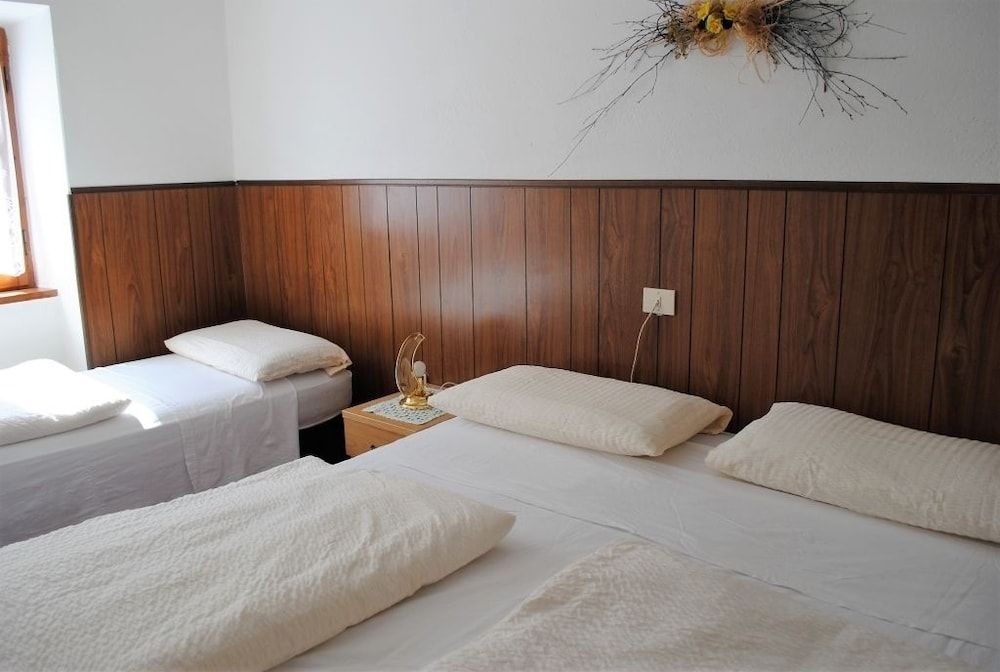 Triple Room, Shared Bathroom