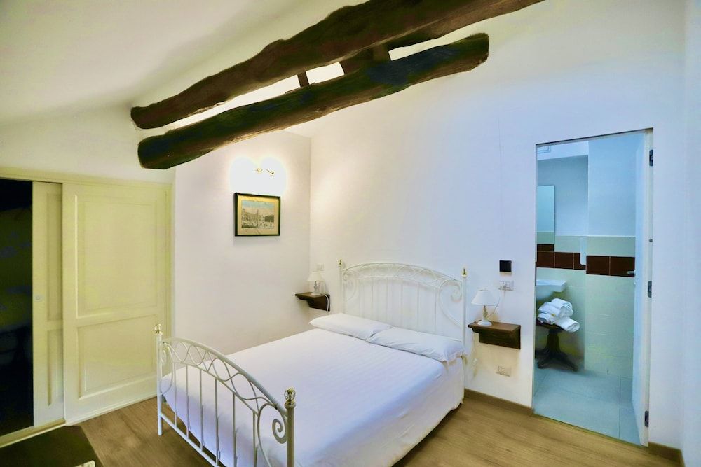 La Villa Del Lago Royal Cabin 16