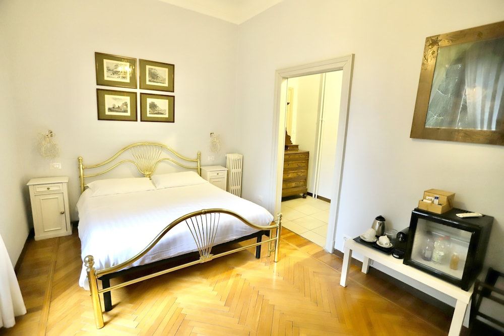 La Villa Del Lago Royal Cabin 14