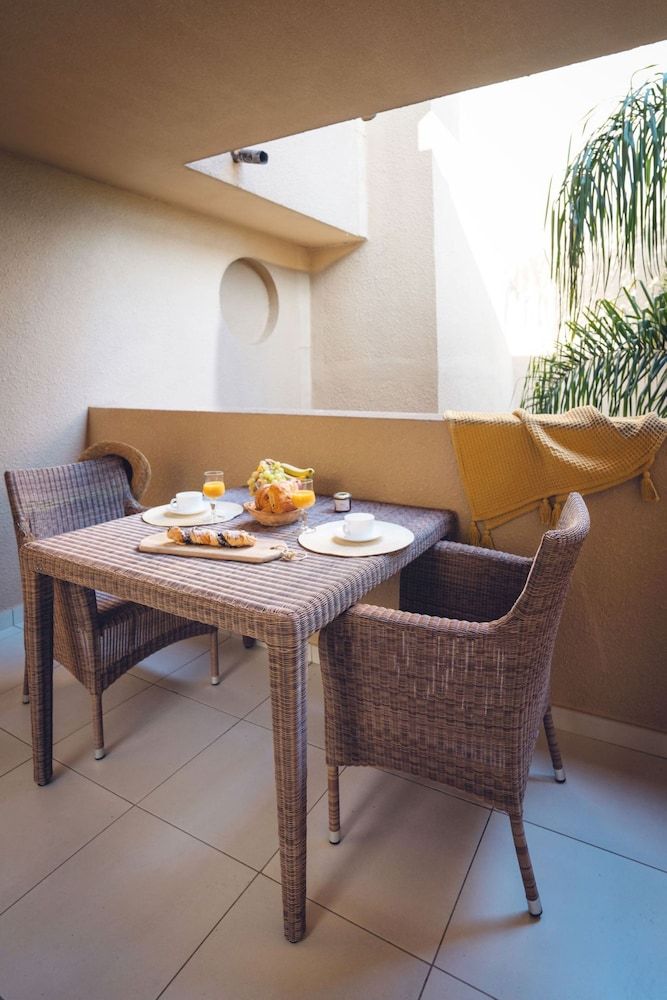 Studio, Terrace