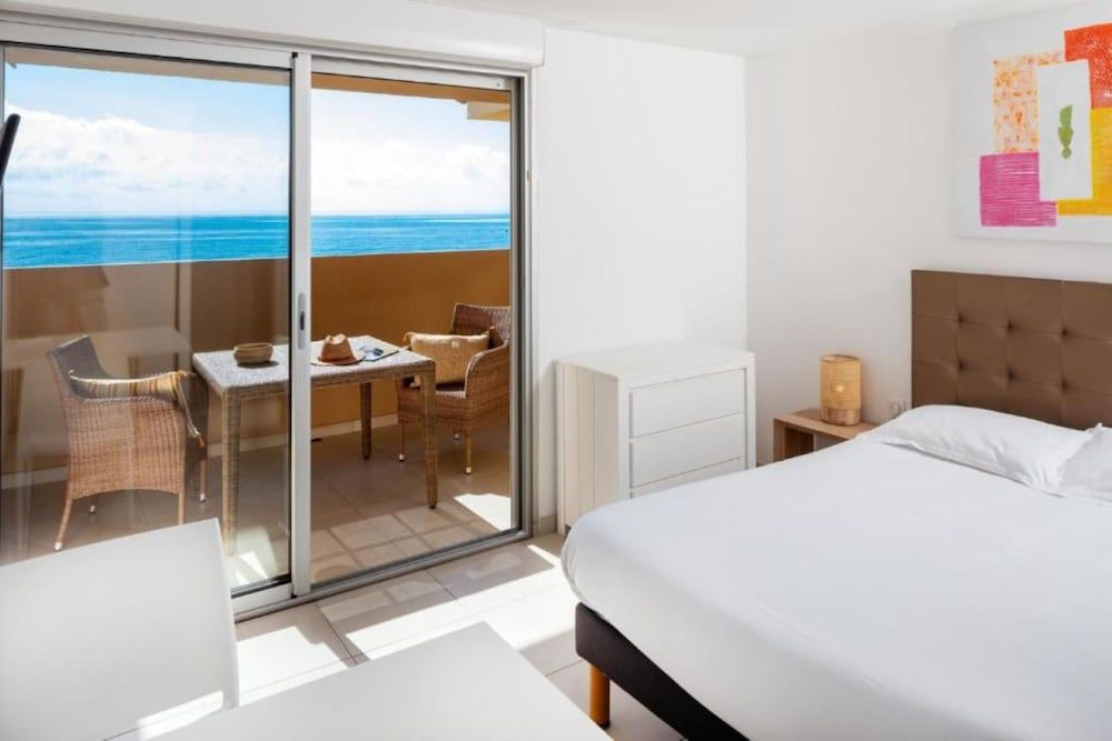 Studio, Terrace, Sea Facing